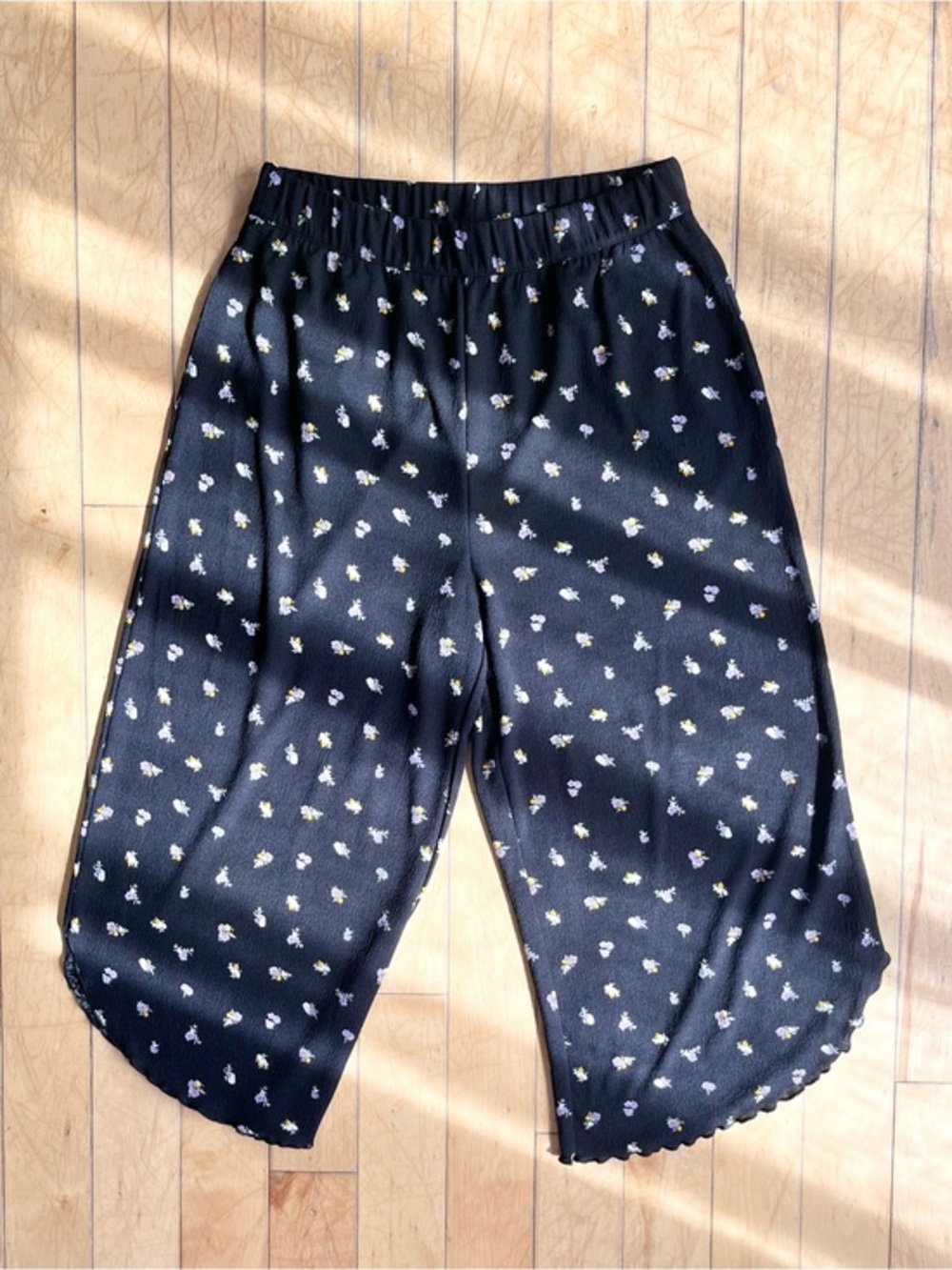 H&M Floral Wide Leg Cottagecore Boho Cropped Trousers Capri Size Medium